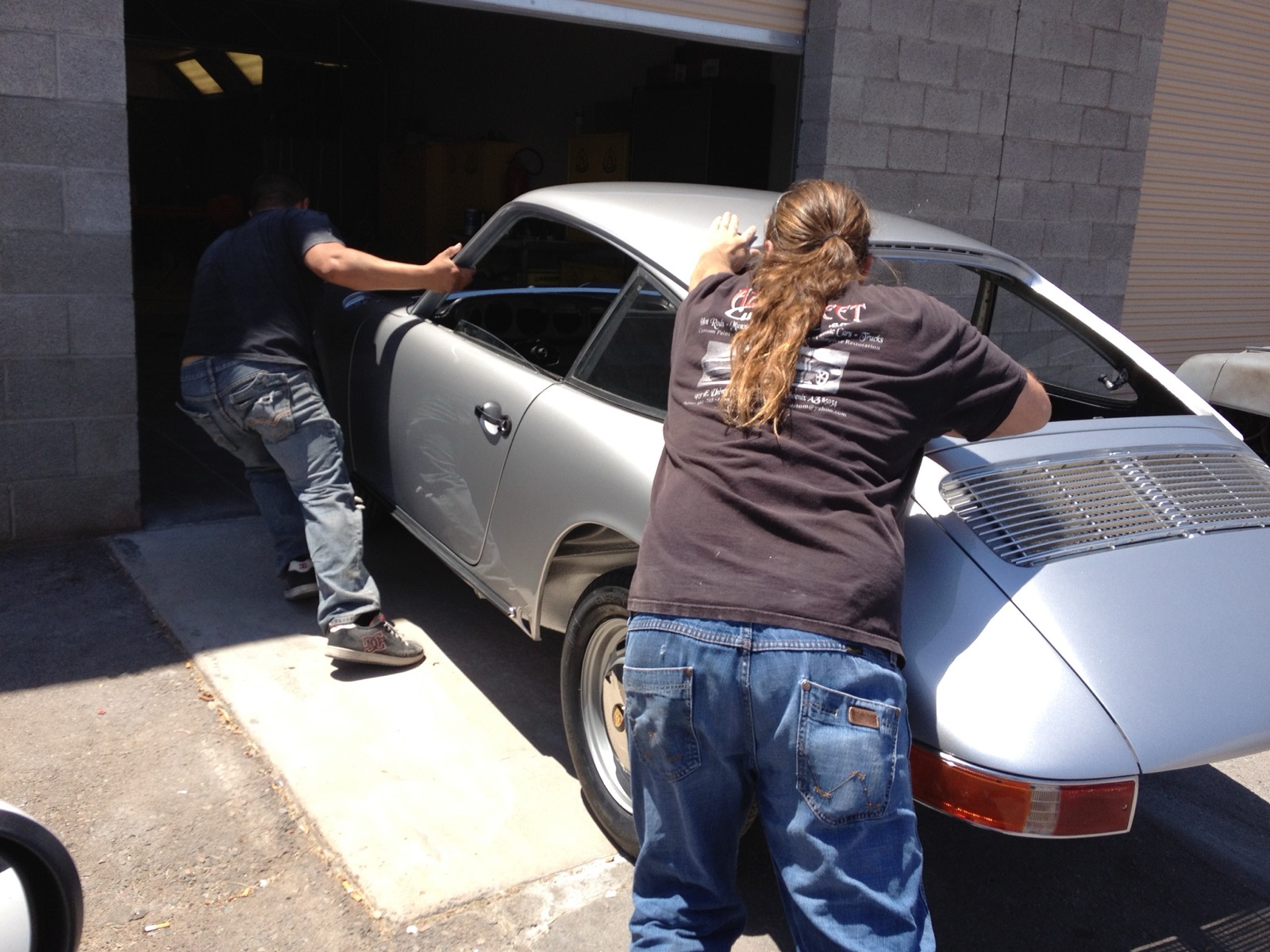 Rolling the 912 into the AZ Street Customs shop